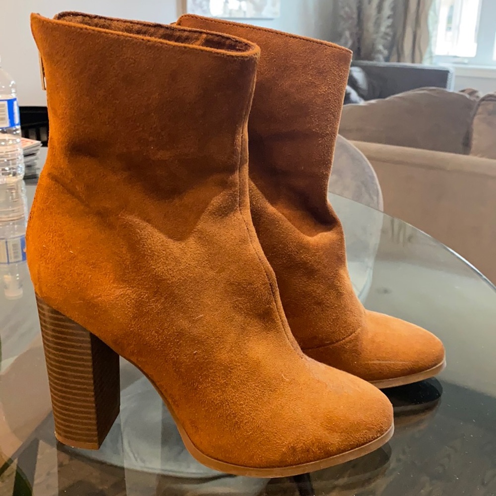 Women’s heel boots
